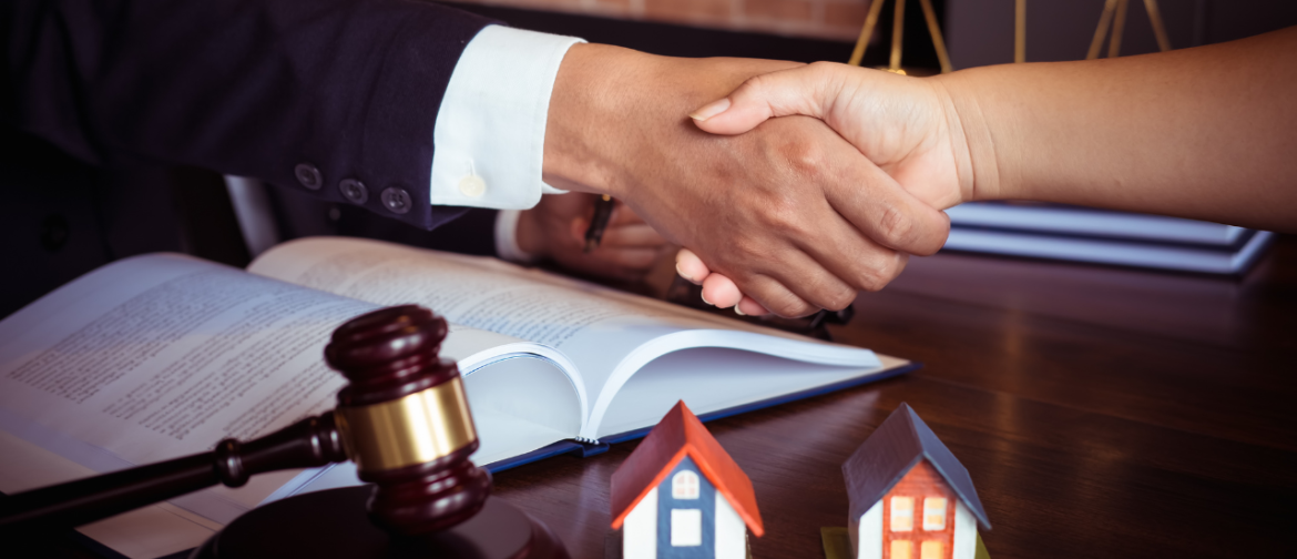 Comprar com tranquilidade jurídica: O cuidado que a Smagnoto Home Broker tem na verificação de certidões e documentos.